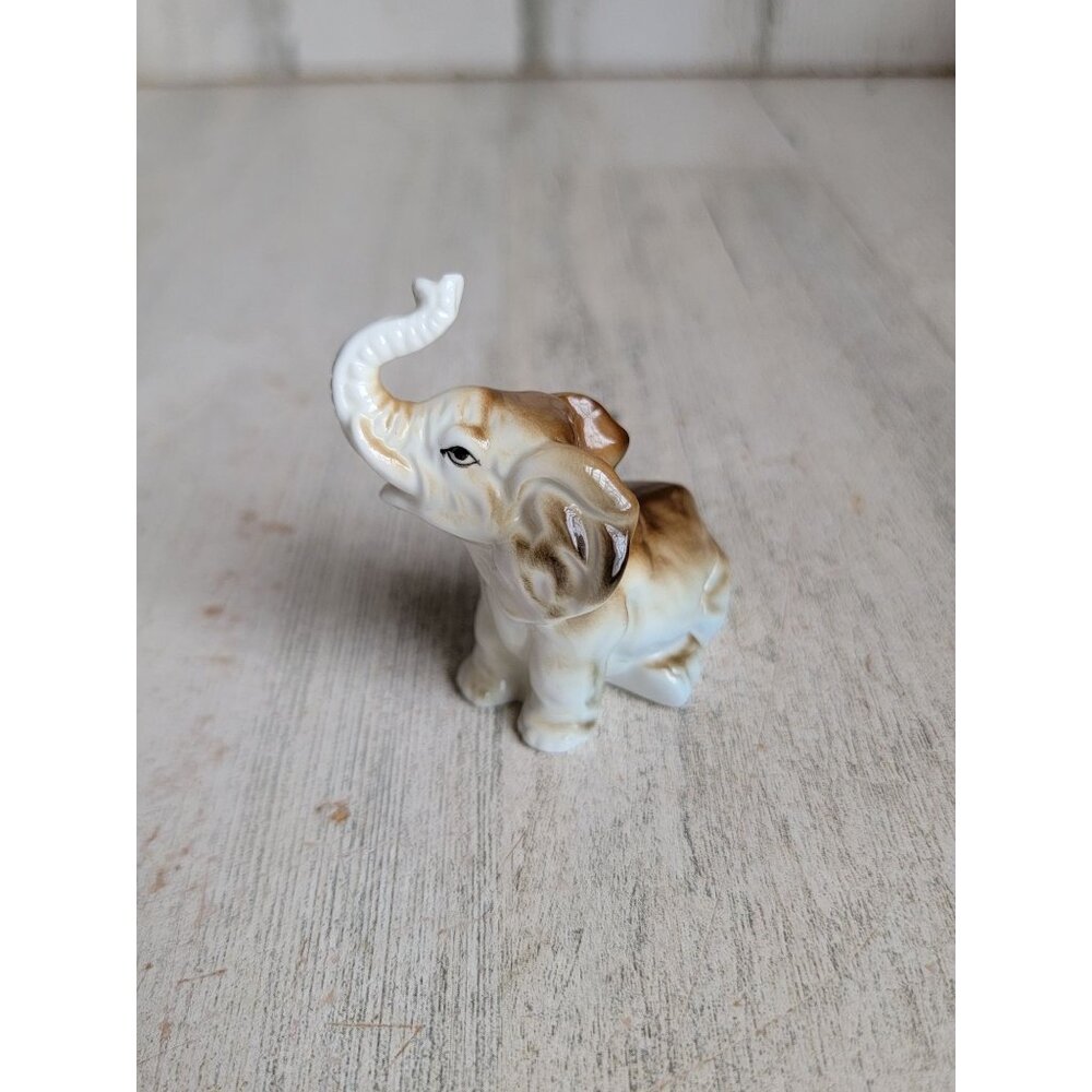 Enesco 1984 miniature elephant ceramic unique figure‎ safari